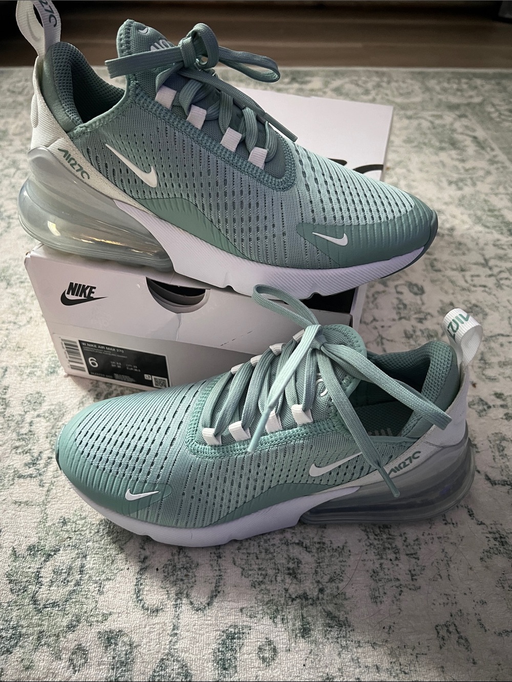 Nike Womens Air Max 270 Sneakers - Mint